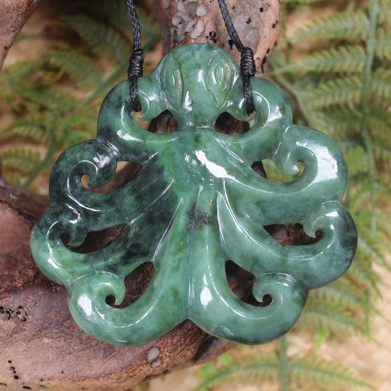 Te Wheke or Octopus Pendant carved from Inanga Pounamu - NZ Greenstone