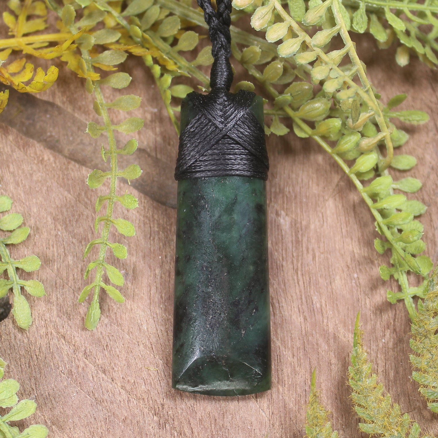 Rimu Pounamu Toki Pendant - NZ Greenstone