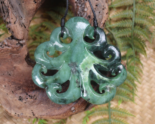 Te Wheke or Octopus Pendant carved from Inanga Pounamu - NZ Greenstone