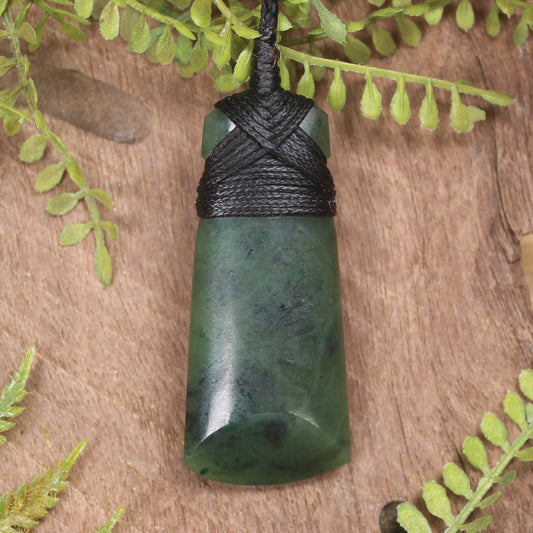 Kawakawa Pounamu Toki