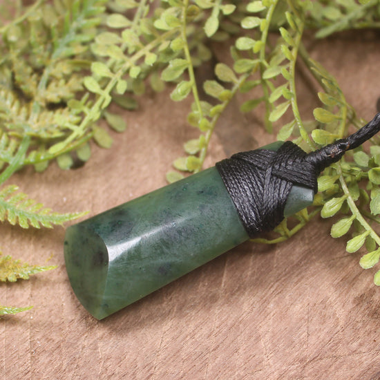 Kawakawa Pounamu Toki