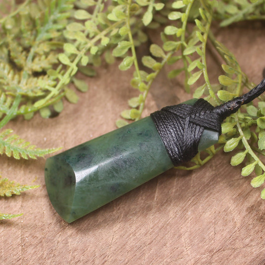 Kawakawa Pounamu Toki