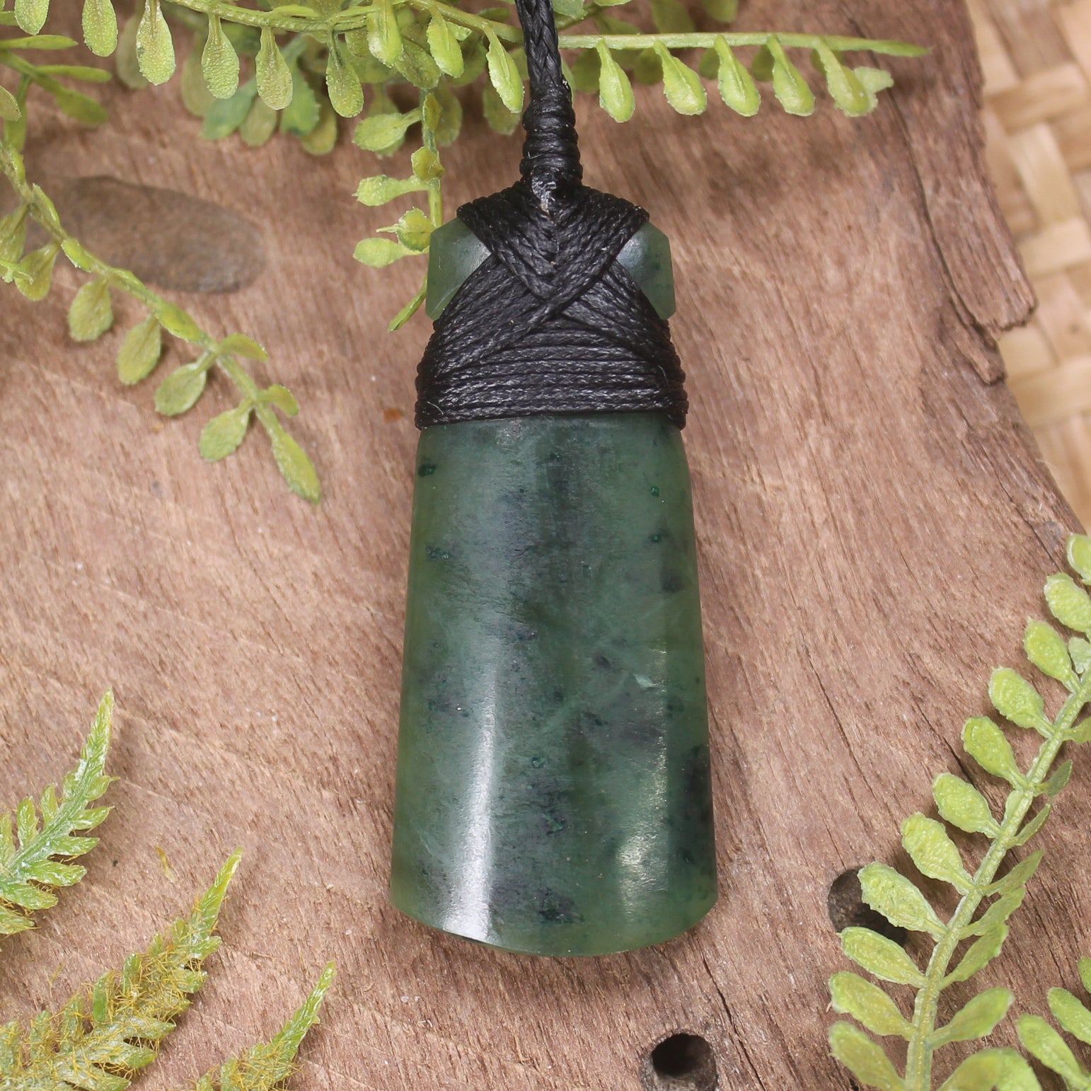Kawakawa Pounamu Toki