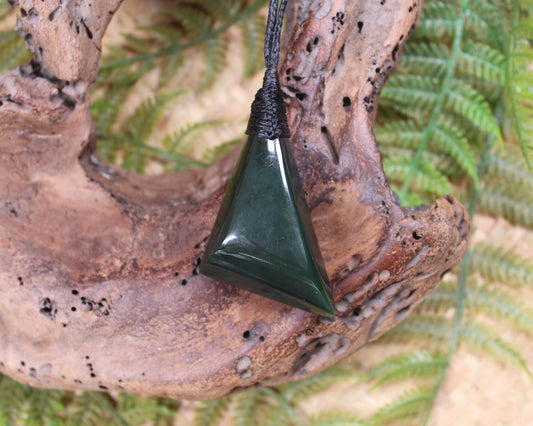Kawakawa Pounamu Toki