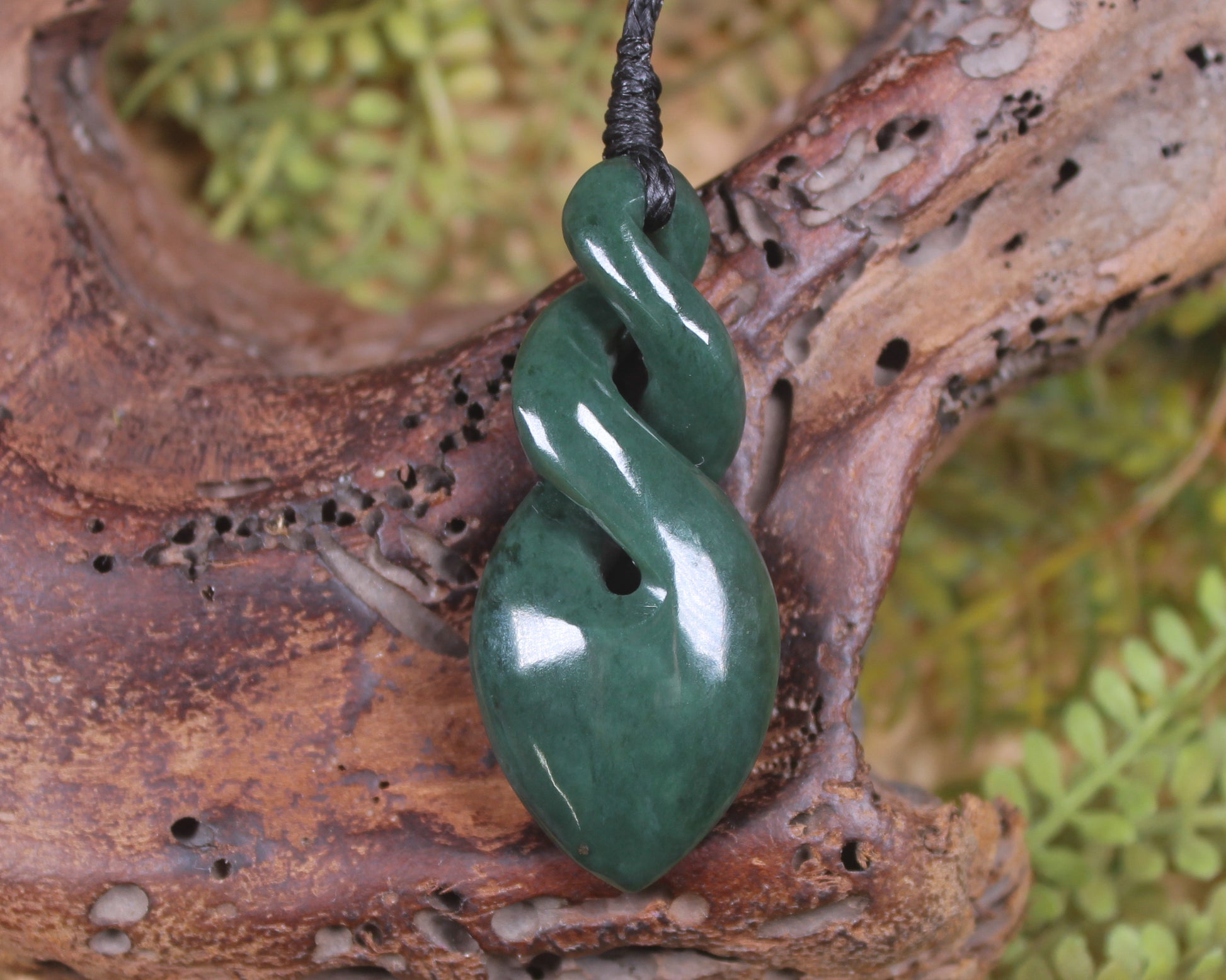 Twist carved from Kawakawa Pounamu - NZ Greenstone