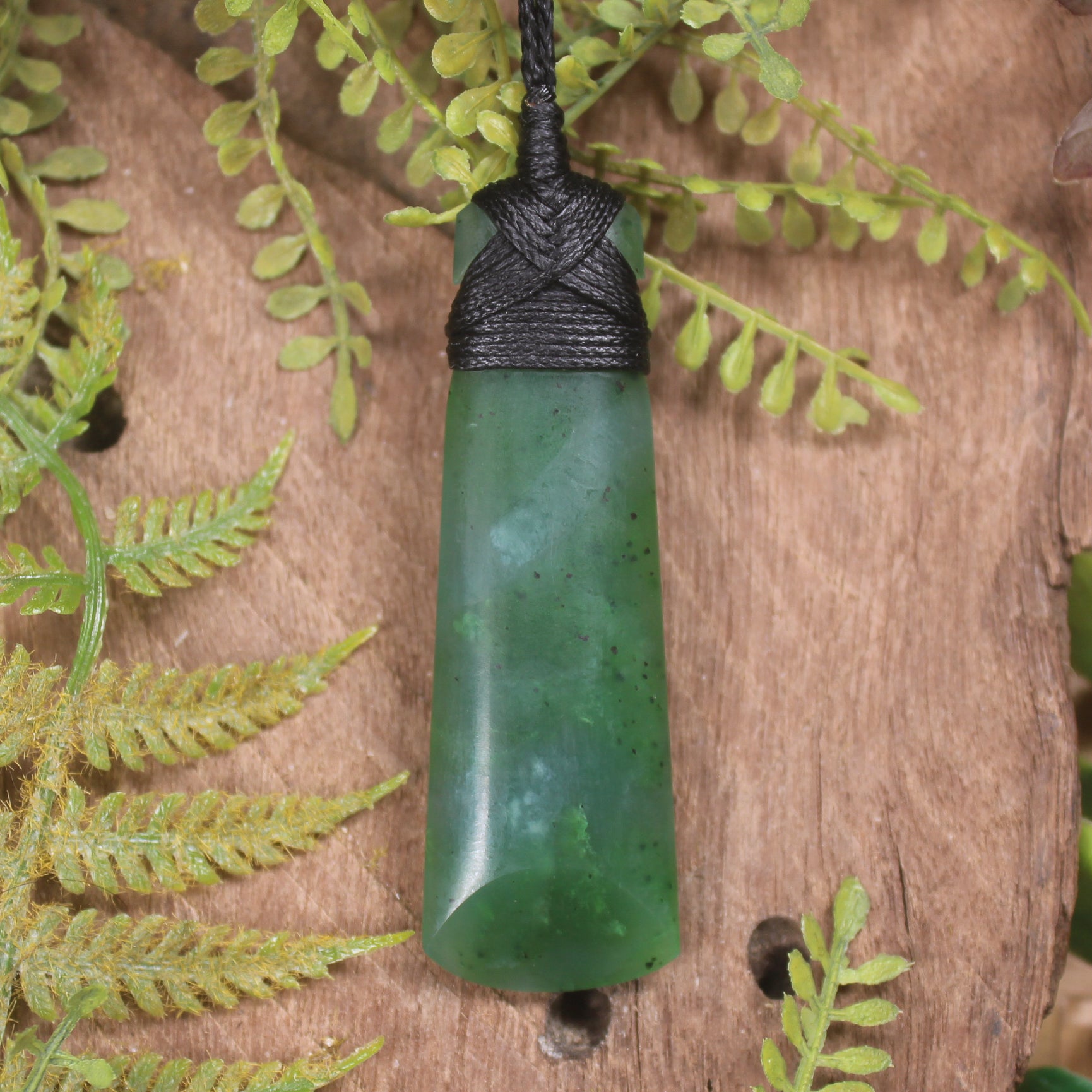 Hapopo Pounamu Toki - NZ Greenstone