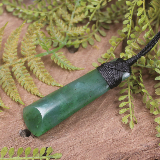 Hapopo Pounamu Toki - NZ Greenstone