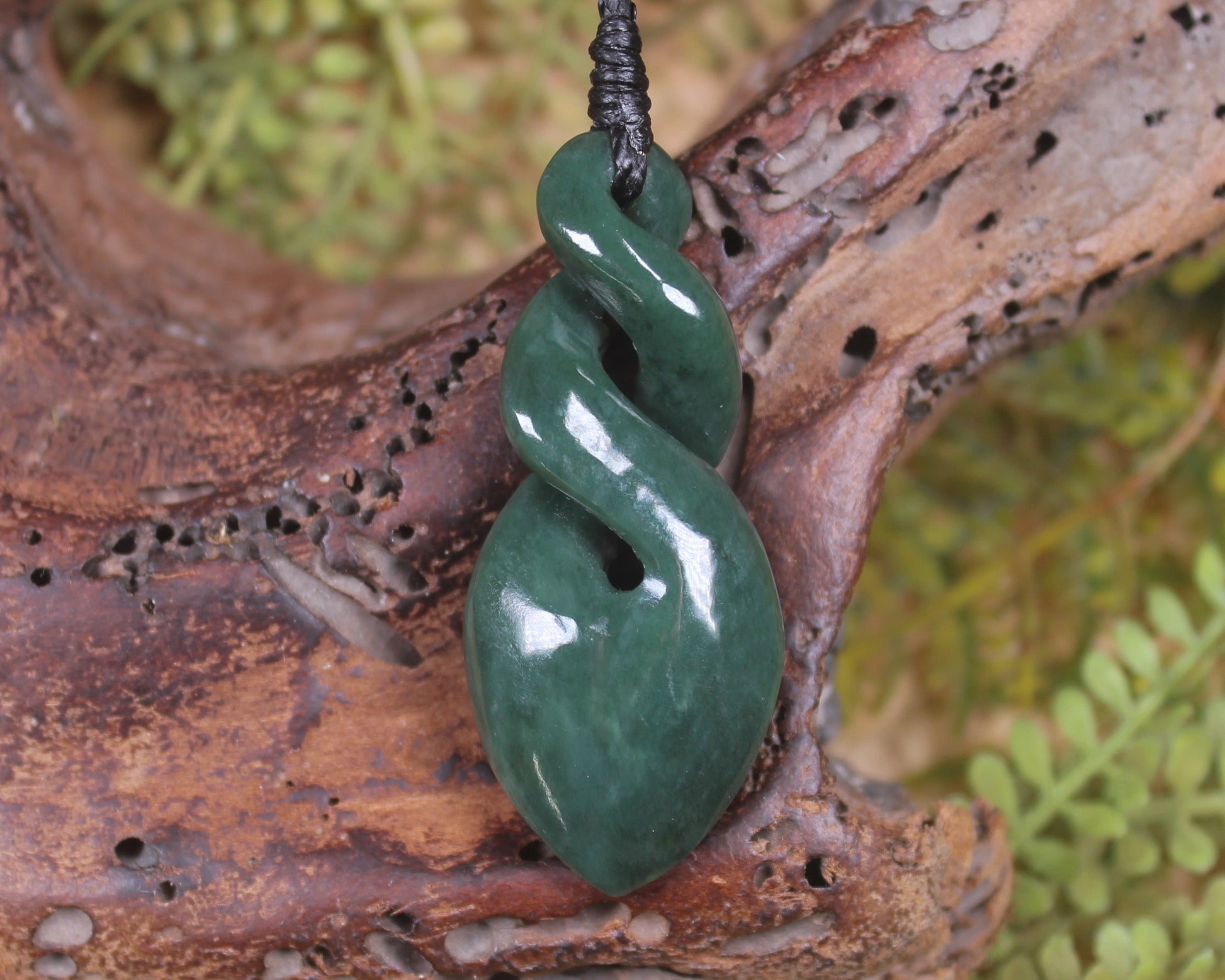 Twist carved from Kawakawa Pounamu - NZ Greenstone