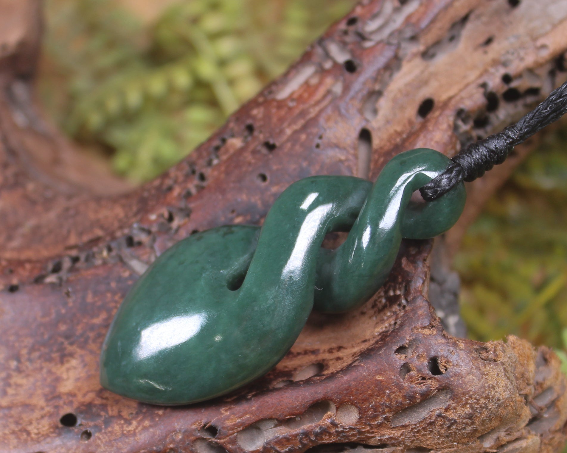Twist carved from Kawakawa Pounamu - NZ Greenstone