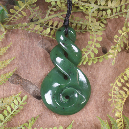Twist or Pikorua carved from Hapopo Pounamu - NZ Greenstone