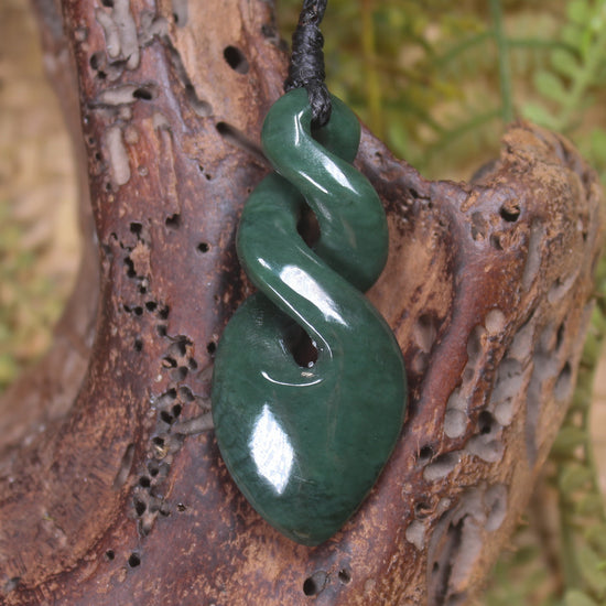 Twist carved from Kawakawa Pounamu - NZ Greenstone