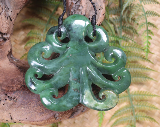Te Wheke or Octopus Pendant carved from Inanga Pounamu - NZ Greenstone