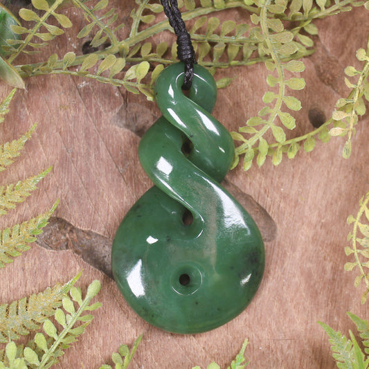 Twist or Pikorua carved from Hapopo Pounamu - NZ Greenstone