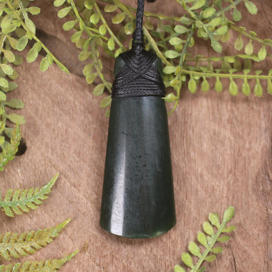 Kawakawa Pounamu Toki