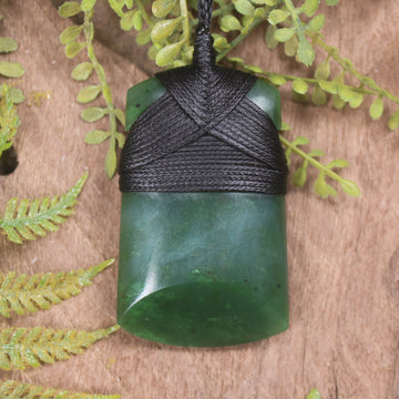 Hapopo Pounamu Toki - NZ Greenstone