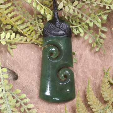 Kawakawa Pounamu Toki with Koru