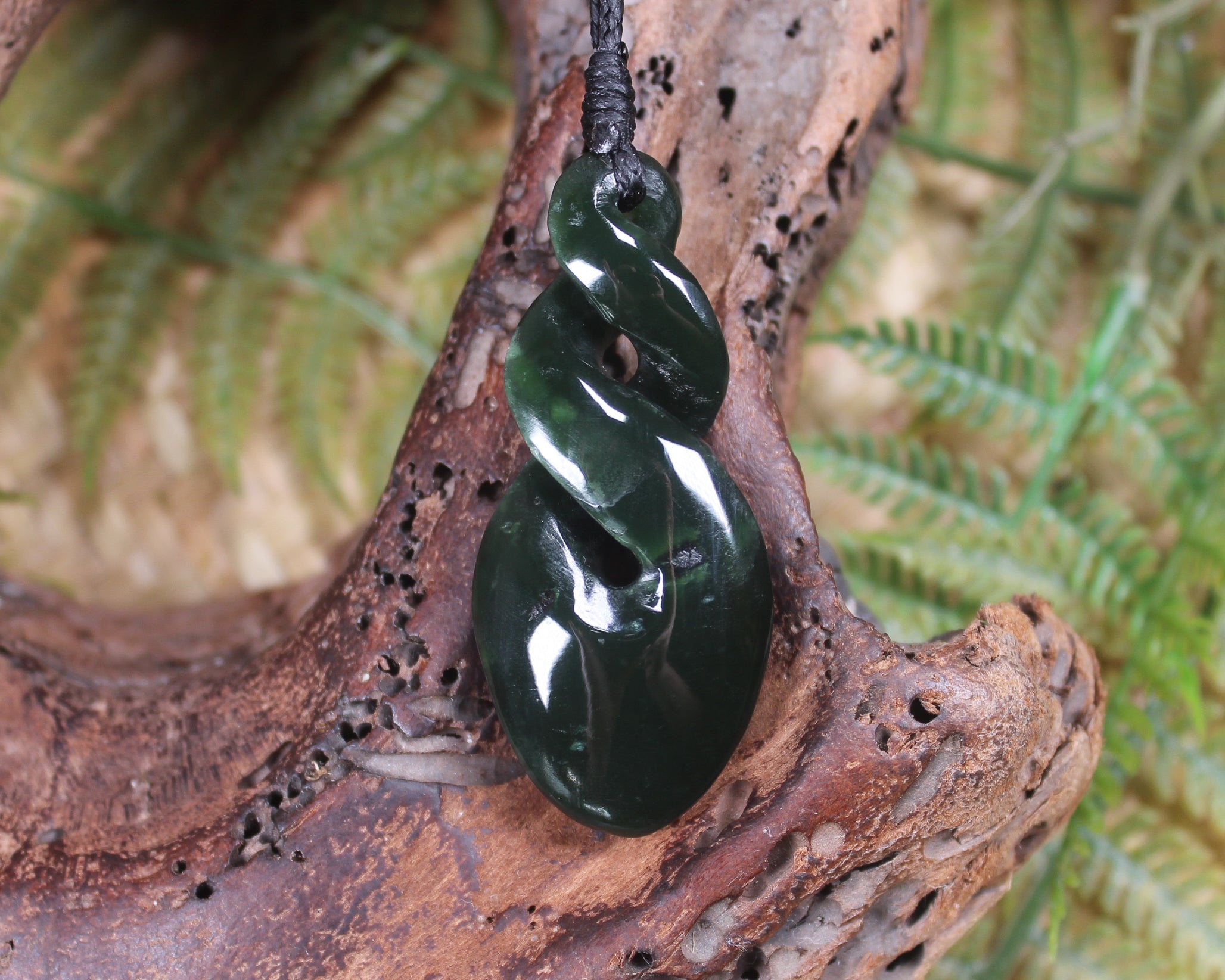 Twist carved from Kawakawa Pounamu - NZ Greenstone