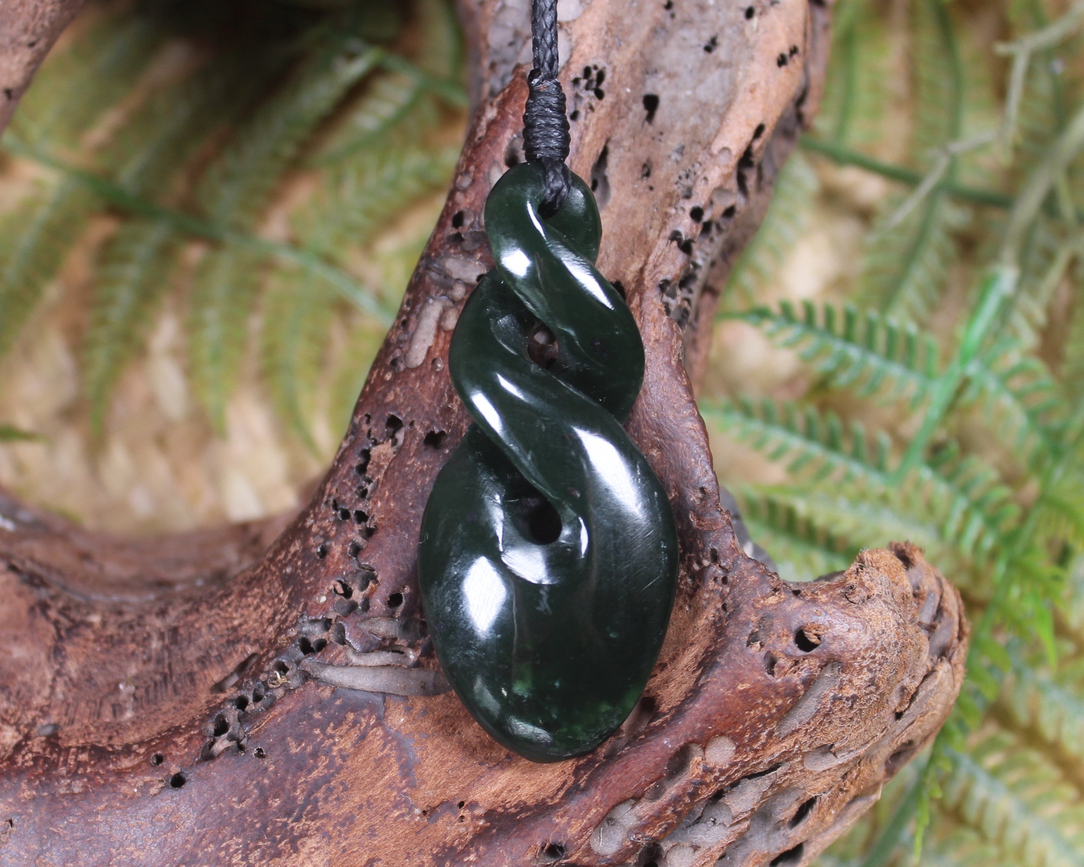 Twist carved from Kawakawa Pounamu - NZ Greenstone