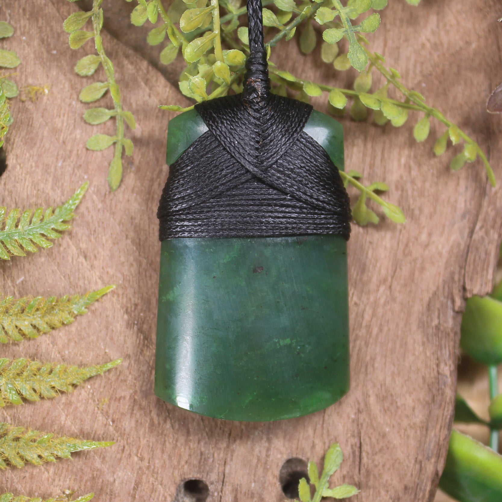 Hapopo Pounamu Toki - NZ Greenstone