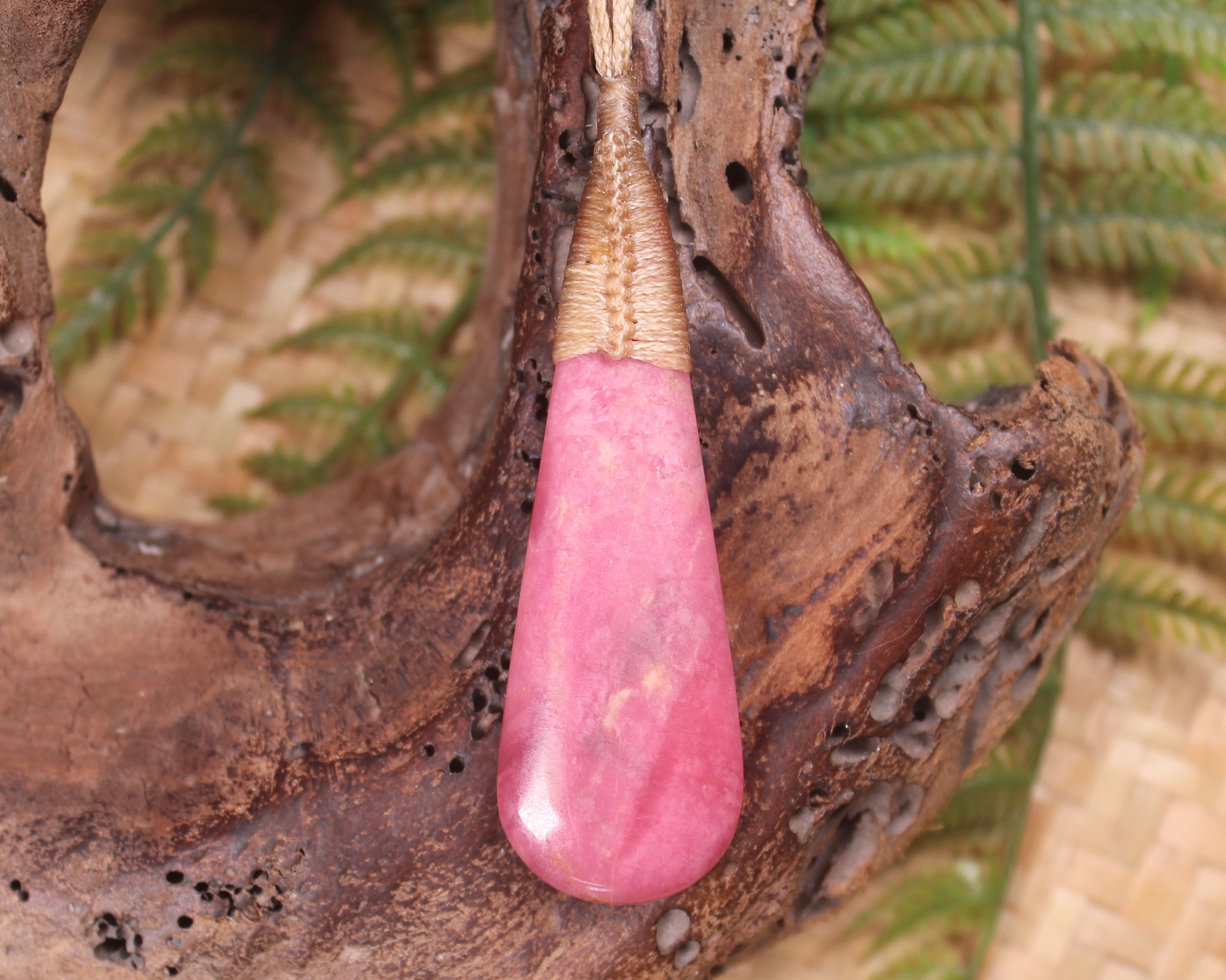 Rhodonite Roimata