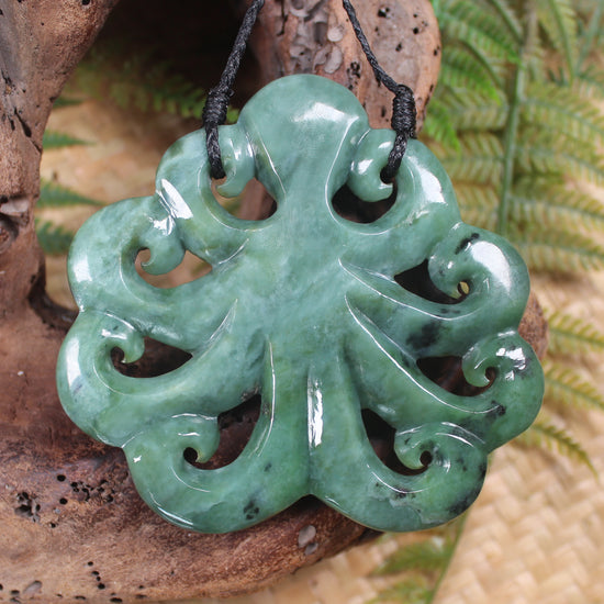 Te Wheke or Octopus Pendant carved from Inanga Pounamu - NZ Greenstone