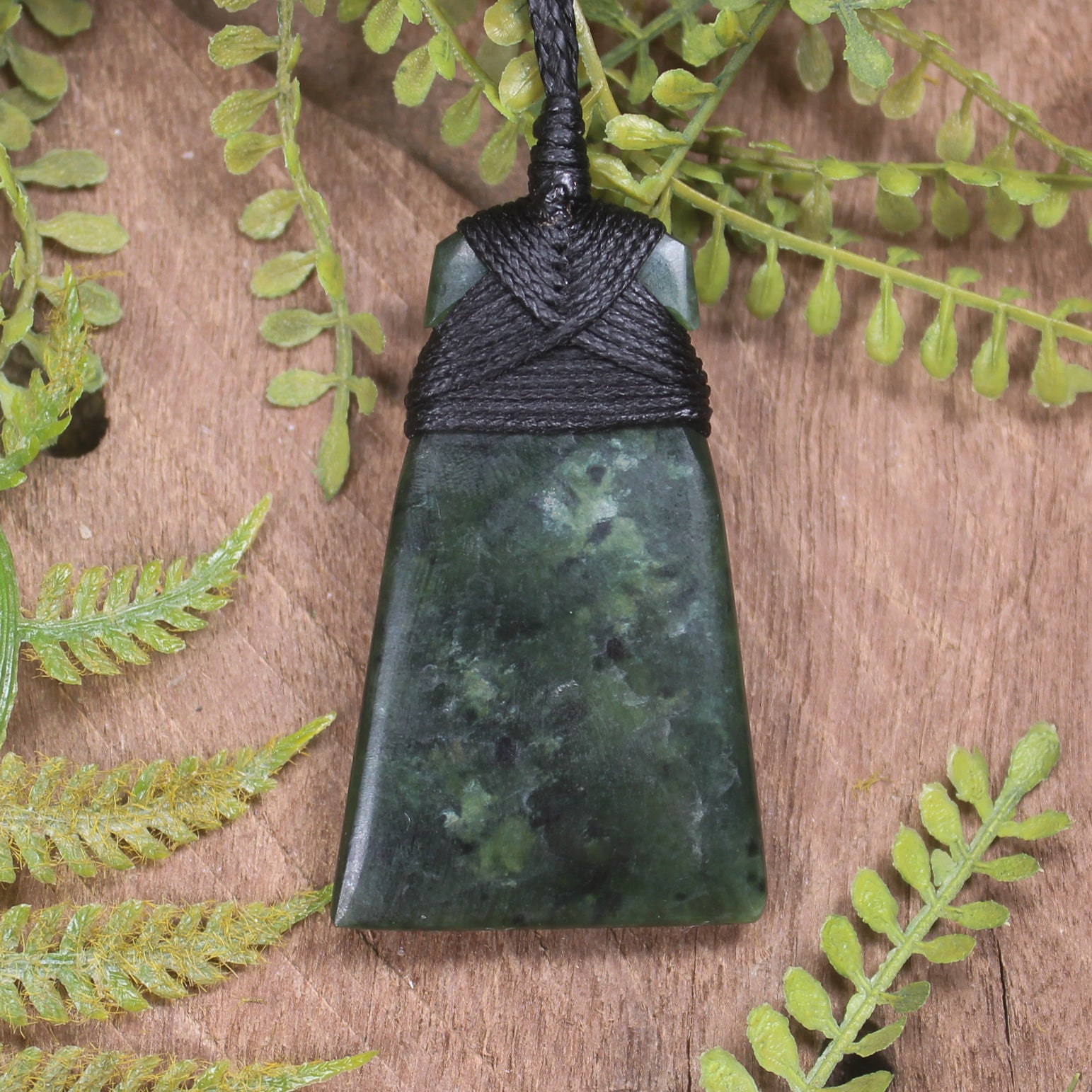 Kawakawa Pounamu Toki
