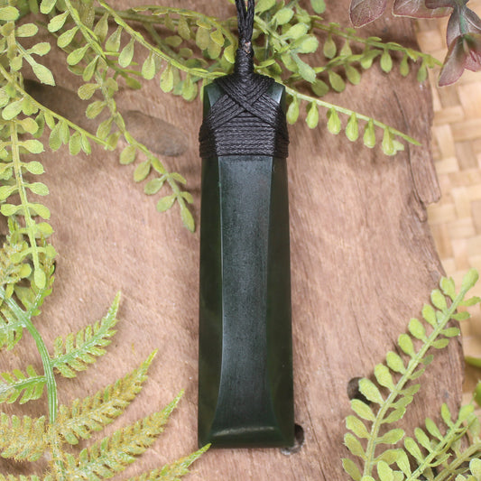 Kawakawa Pounamu Toki