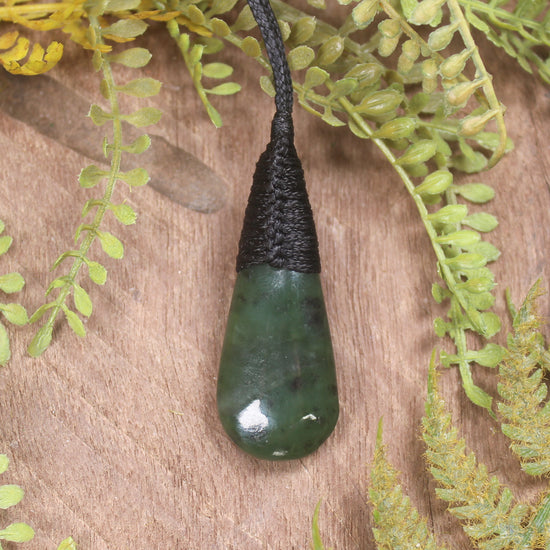 Kawakawa Pounamu Roimata Pendant - NZ Greenstone