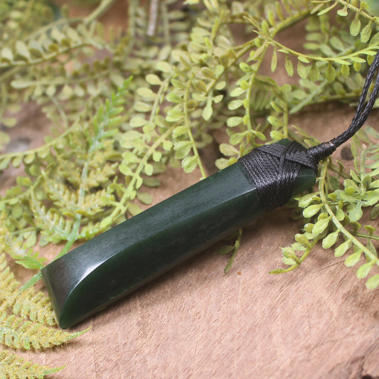 Kawakawa Pounamu Toki