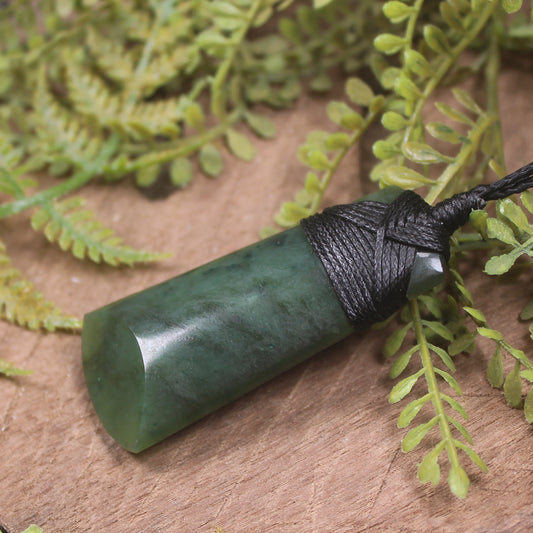 Kawakawa Pounamu Toki