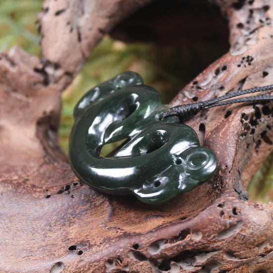 Pekapeka Pendant carved from Kawakawa Pounamu - NZ Greenstone