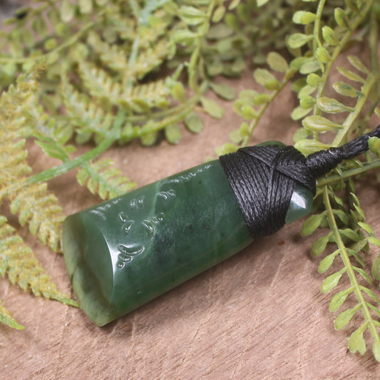 Hapopo Pounamu Toki - NZ Greenstone