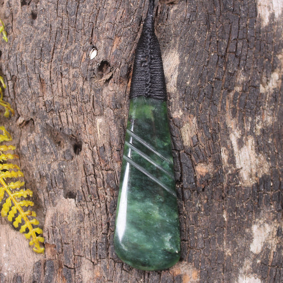 Kawakawa Pounamu Roimata Pendant - NZ Greenstone