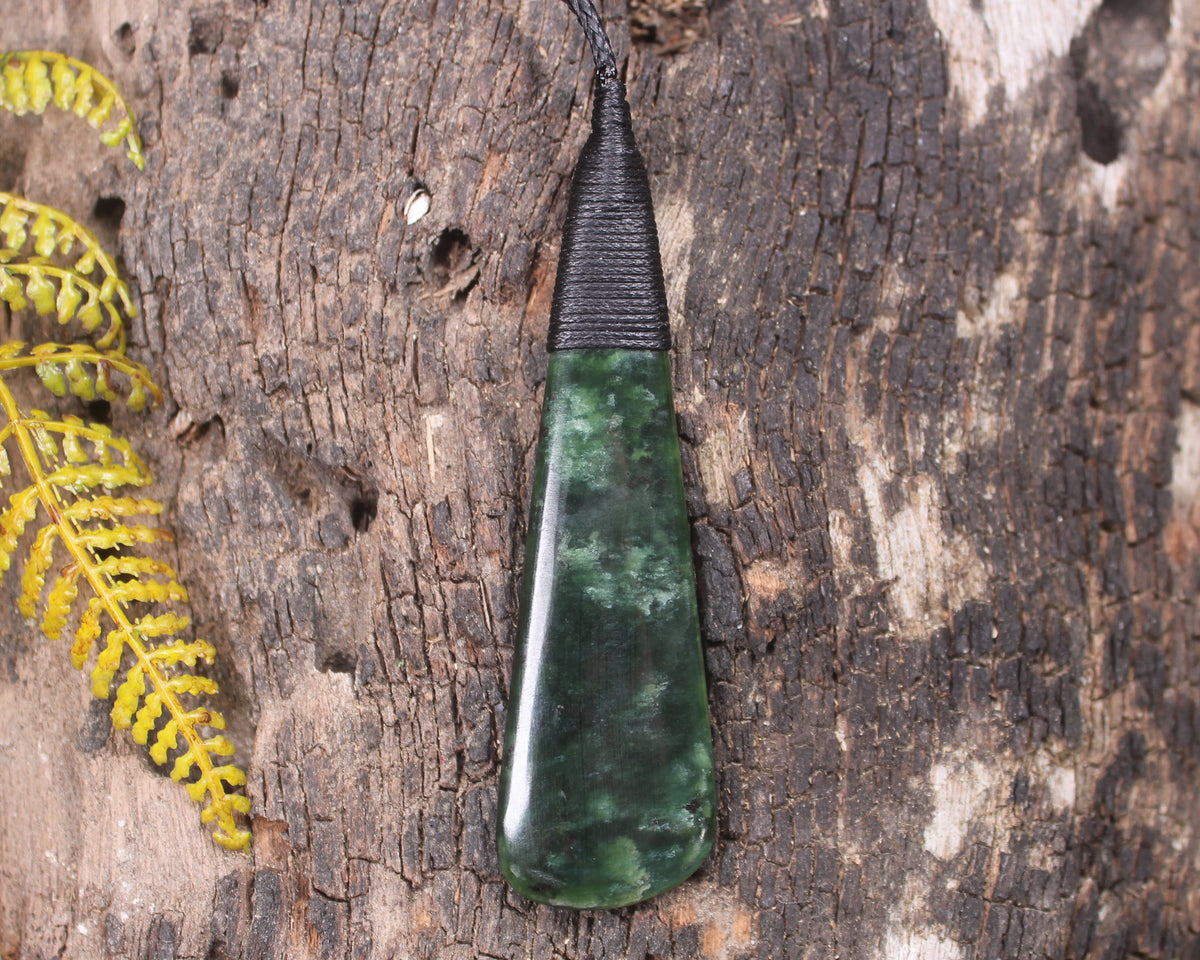 Kawakawa Pounamu Roimata Pendant - NZ Greenstone