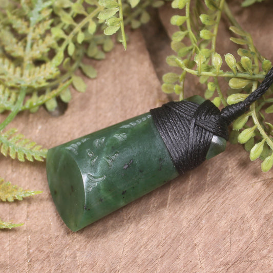 Hapopo Pounamu Toki - NZ Greenstone