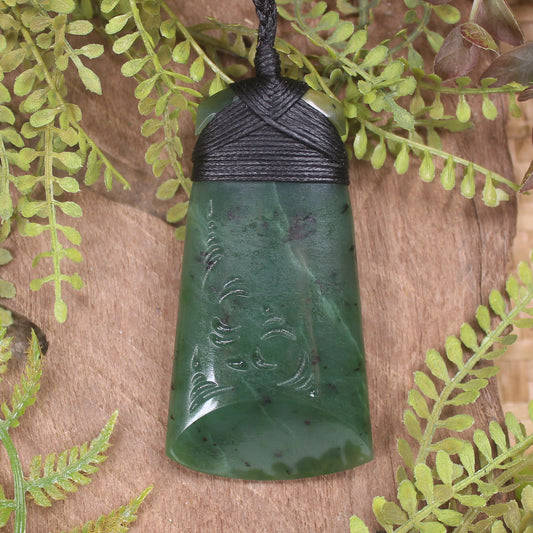 Hapopo Pounamu Toki - NZ Greenstone