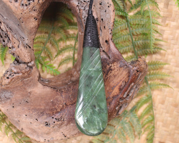 Roimata Teardrop carved from Hapopo Pounamu - NZ Greenstone
