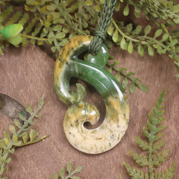 Hammerhead pendant carved from Raukaraka Pounamu - NZ Greenstone