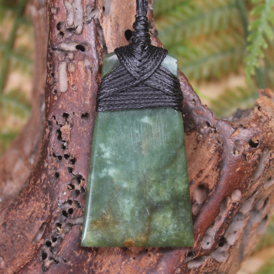 Hapopo Pounamu Toki - NZ Greenstone