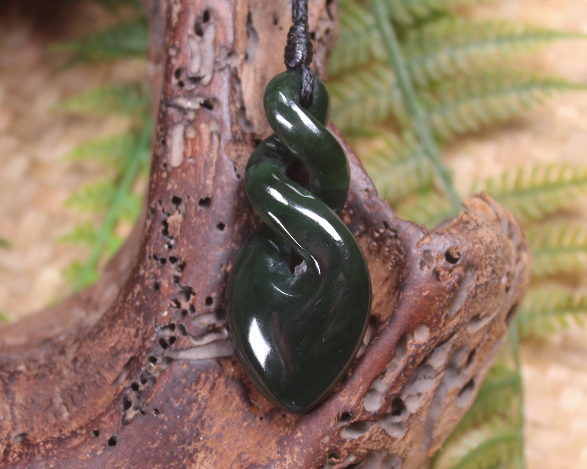 Twist carved from Kawakawa Pounamu - NZ Greenstone