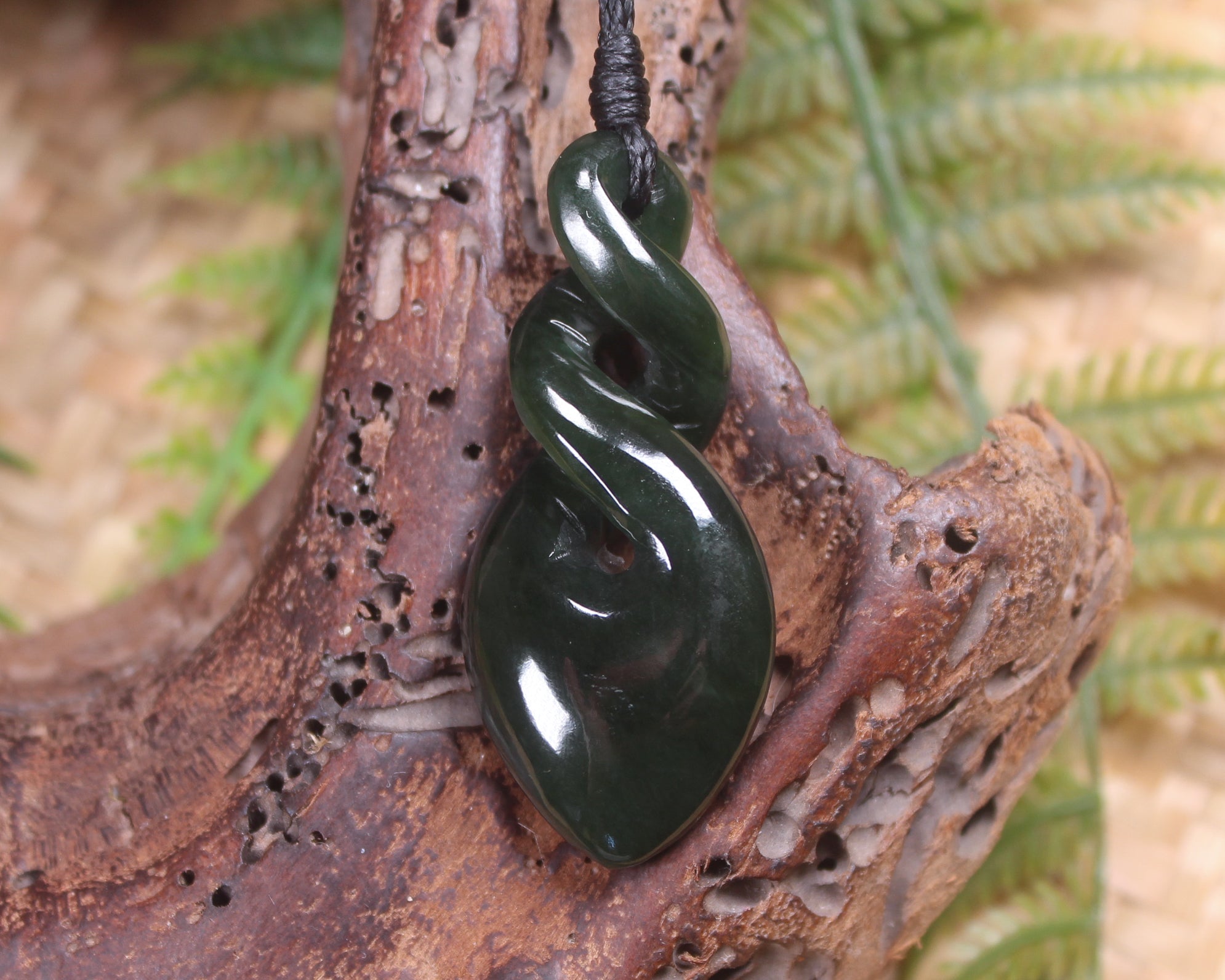 Twist carved from Kawakawa Pounamu - NZ Greenstone