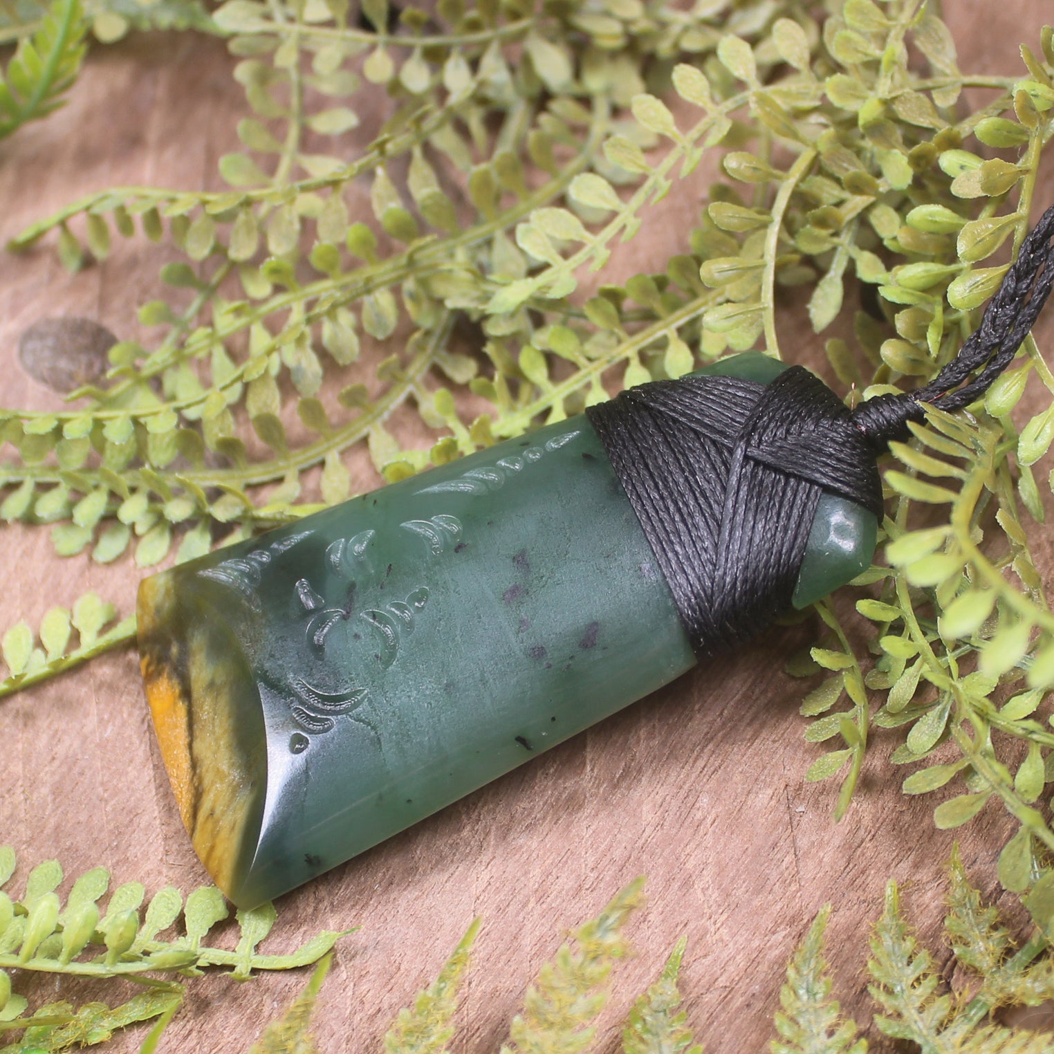 Flower Jade Pounamu Toki Pendant - NZ Greenstone