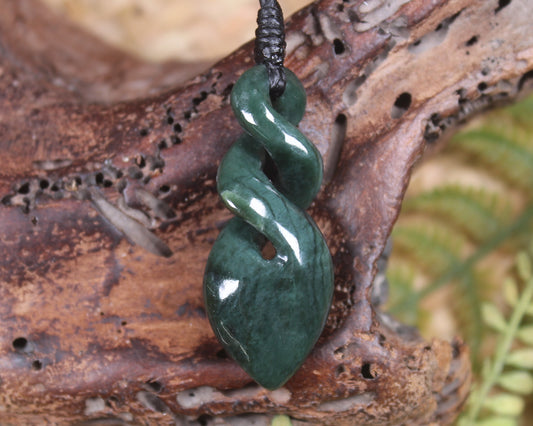 Twist carved from Kawakawa Pounamu - NZ Greenstone