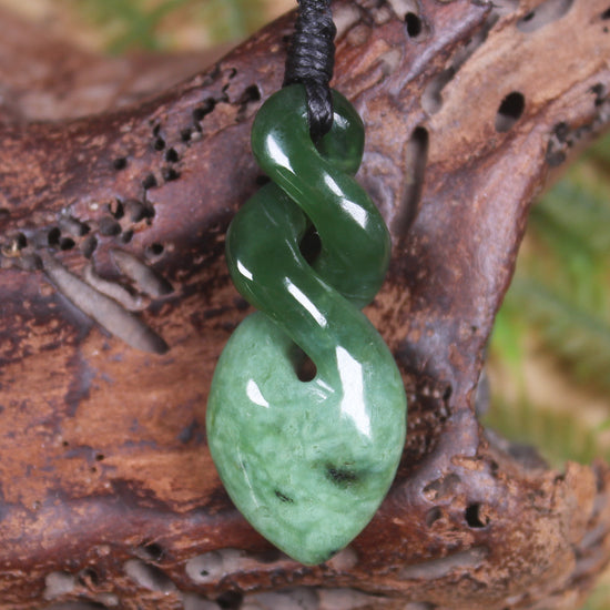 Twist carved from Kawakawa Pounamu - NZ Greenstone