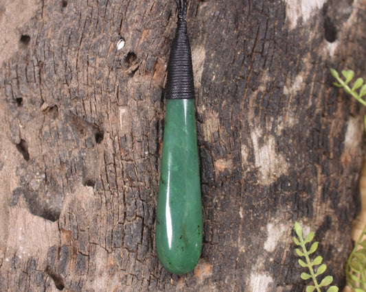 Roimata Teardrop carved from Hapopo Pounamu - NZ Greenstone