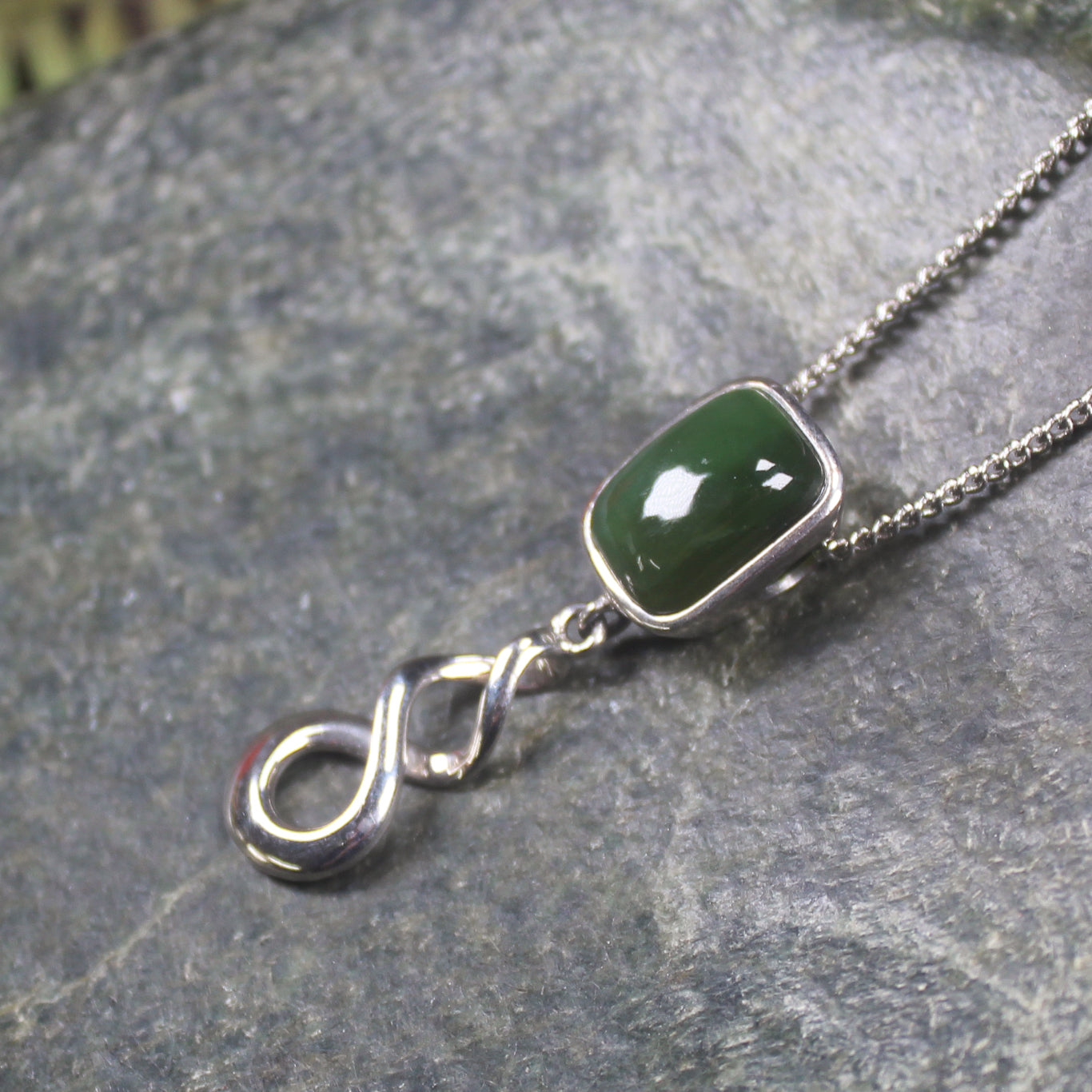 Kawakawa Pounamu pendant set in Sterling Silver - NZ Greenstone
