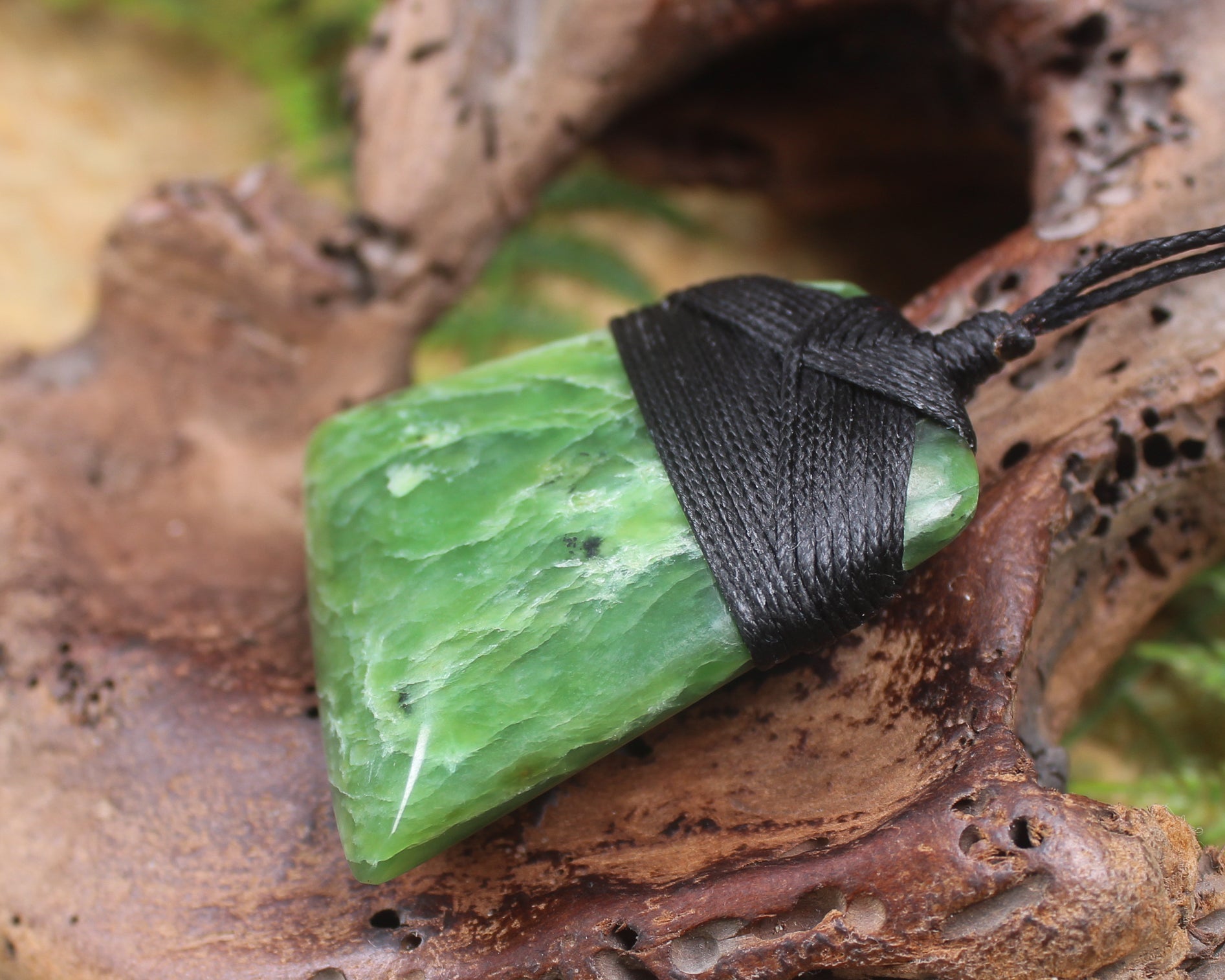 Hapopo Pounamu Toki - NZ Greenstone