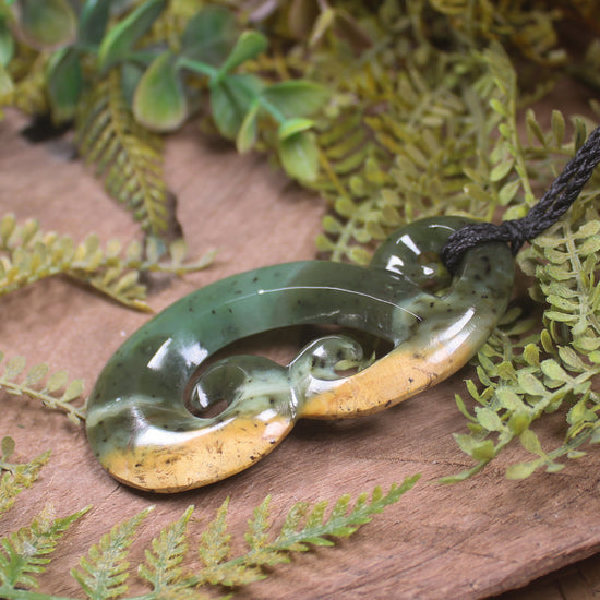 Hammerhead pendant carved from Raukaraka Pounamu - NZ Greenstone