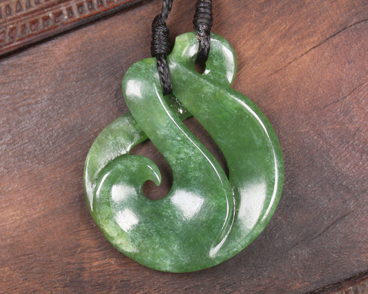 Koru Twist or Pikorua carved from Kawakawa Pounamu - NZ Greenstone
