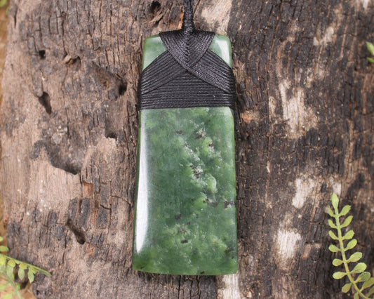 Hapopo Pounamu Toki - NZ Greenstone